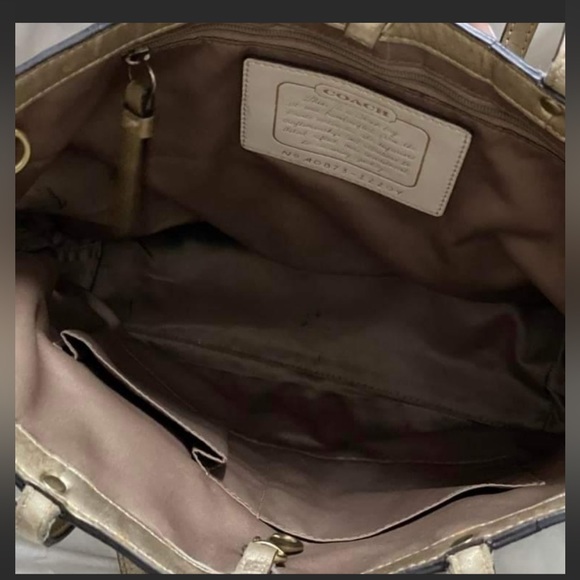 Coach authentic Signature floral appliqué canvas and leather bag. Used. - Picture 2 of 7